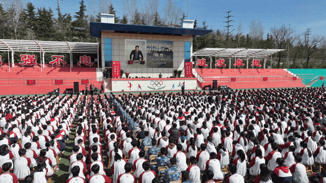 爱,遇见更好的自己——著名励志演讲家陈州老师励志报告会在昌乐一中