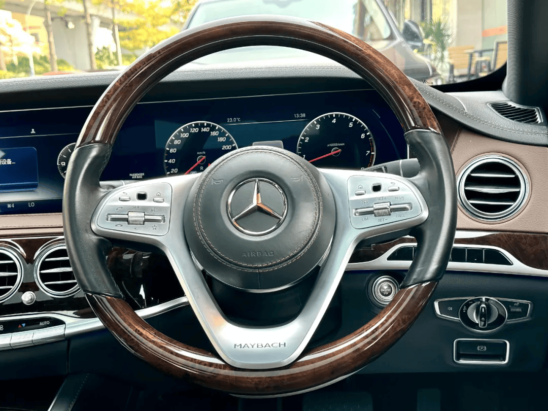 【推荐车型】迈巴赫s560:礼待天下,顶级奢华体验!_搜狐汽车_搜狐网