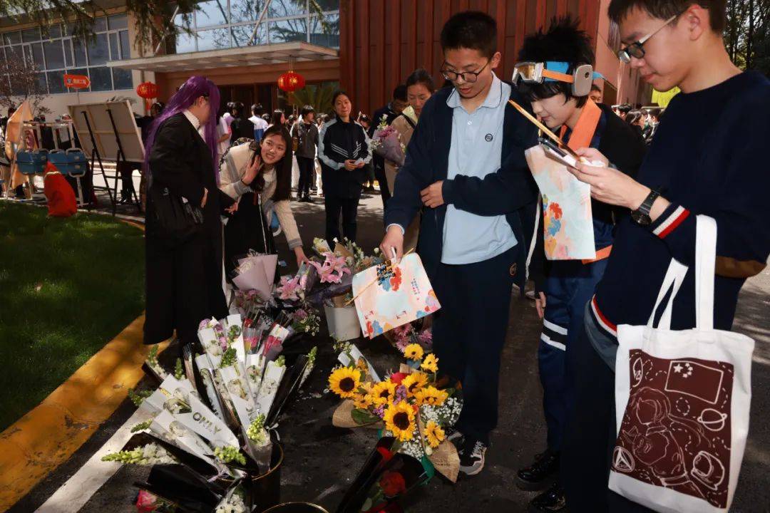 创新点亮狂欢——七宝中学第十七届暨浦江分校第一届狂欢节顺利举行