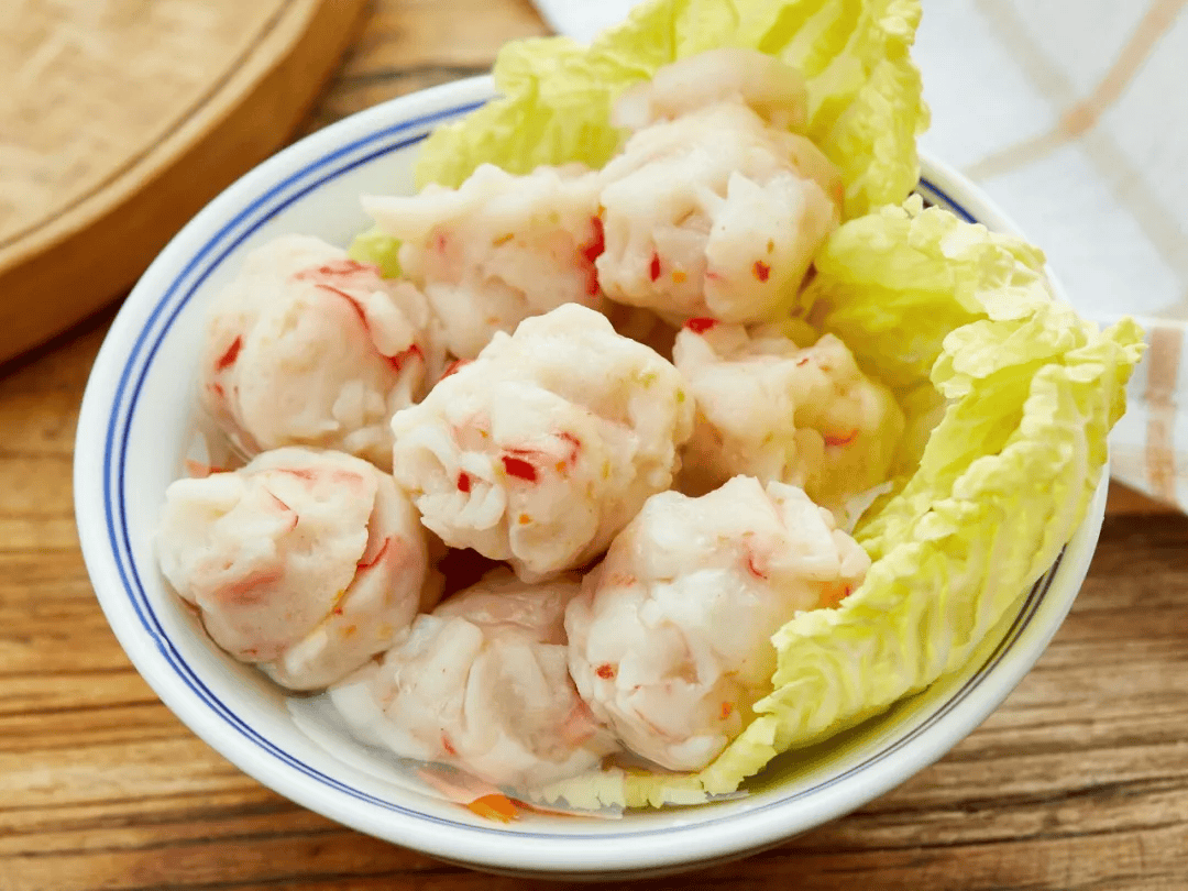 当天新鲜食材手工制作的墨鱼丸虾球爽滑q弹好吃