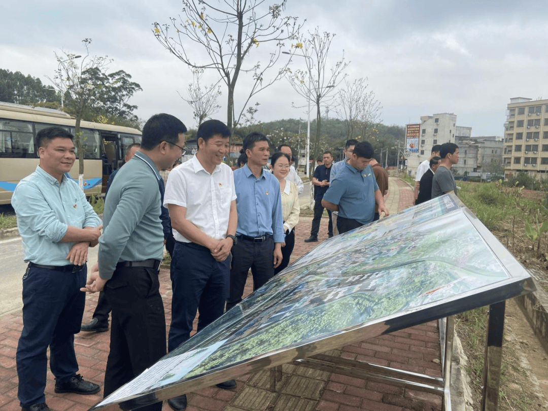 粤桂携手强化市场监管广东封开县平凤镇和广西龙圩区龙圩镇签订边界