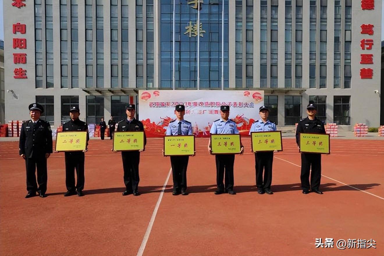 湖南省武陵监狱举办改造积极分子表彰大会暨服刑人员广场舞大赛