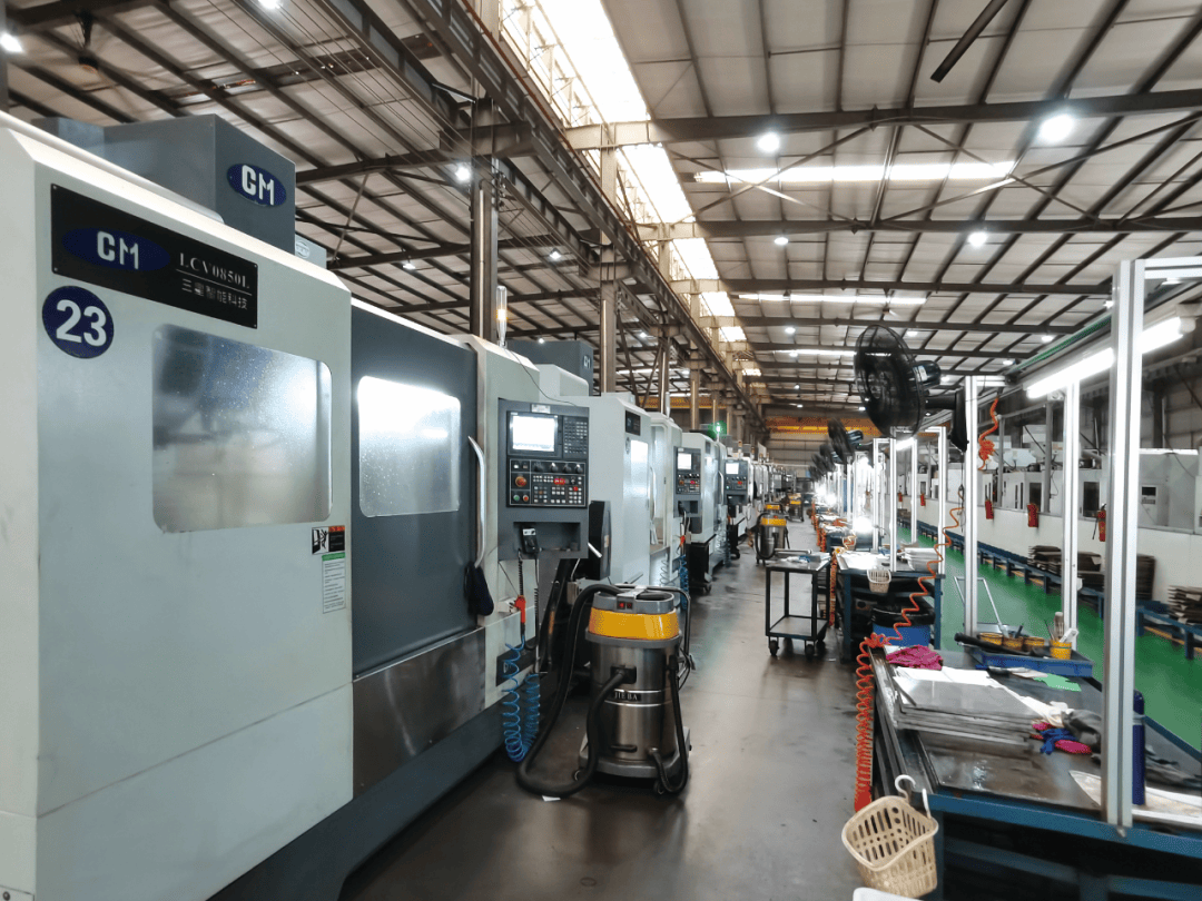 的很多客户都在备料,一旦有订单过来客户都会去抢,谁最快把机器交出去