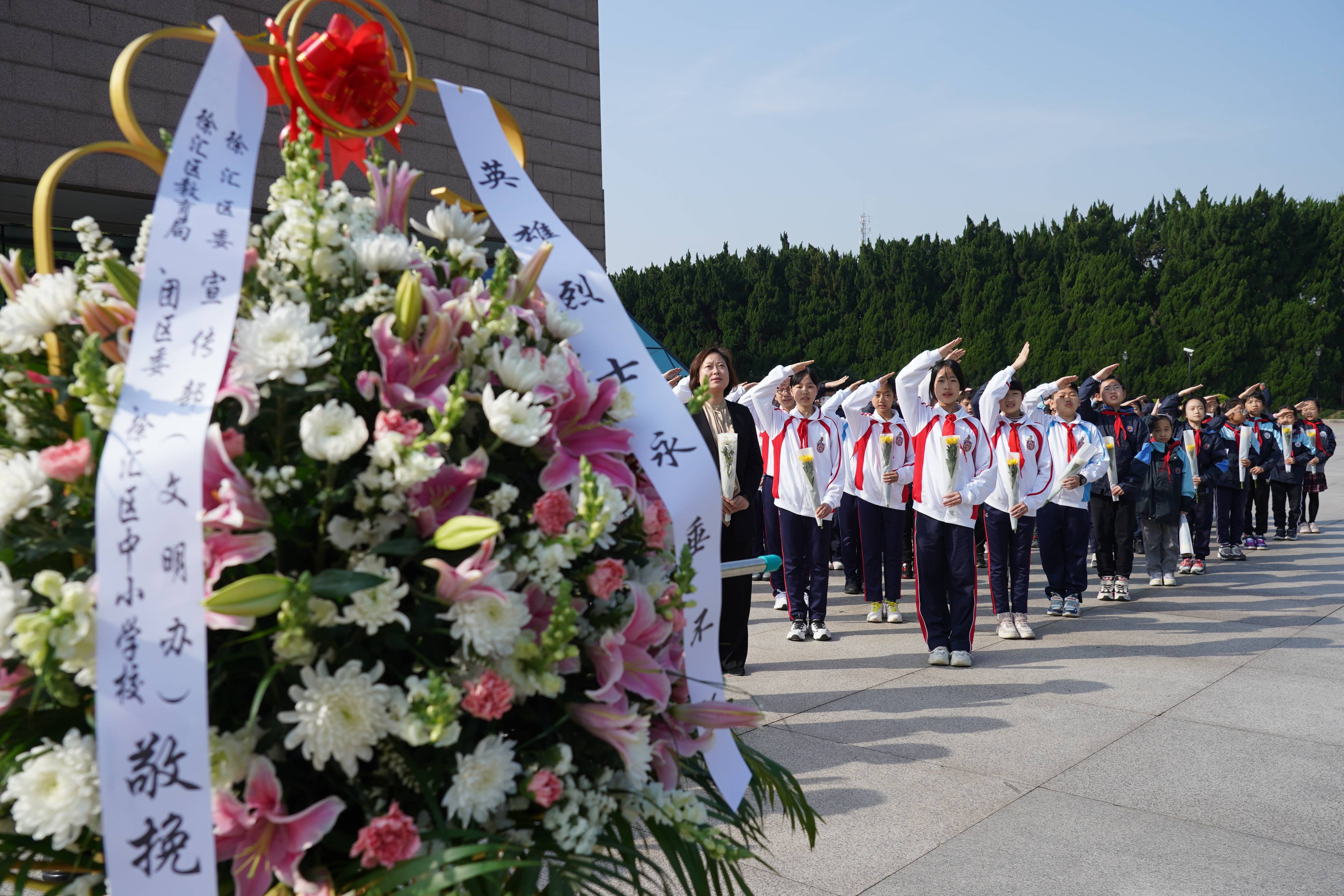 清明祭英烈,让红色文化根植青少年心田