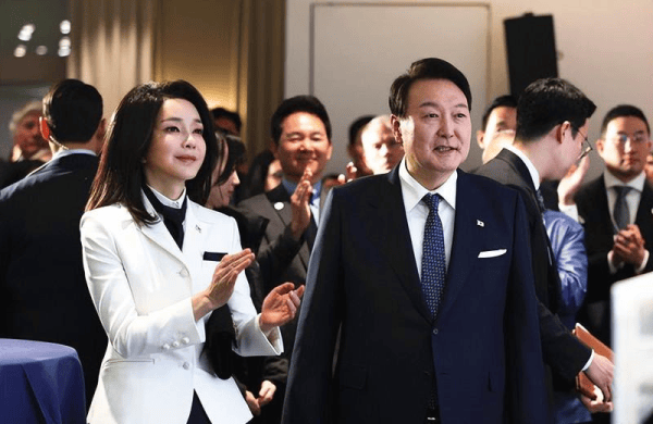 常洛闻强推医疗改革消失的第一夫人和古巴建交尹锡悦在赌什么