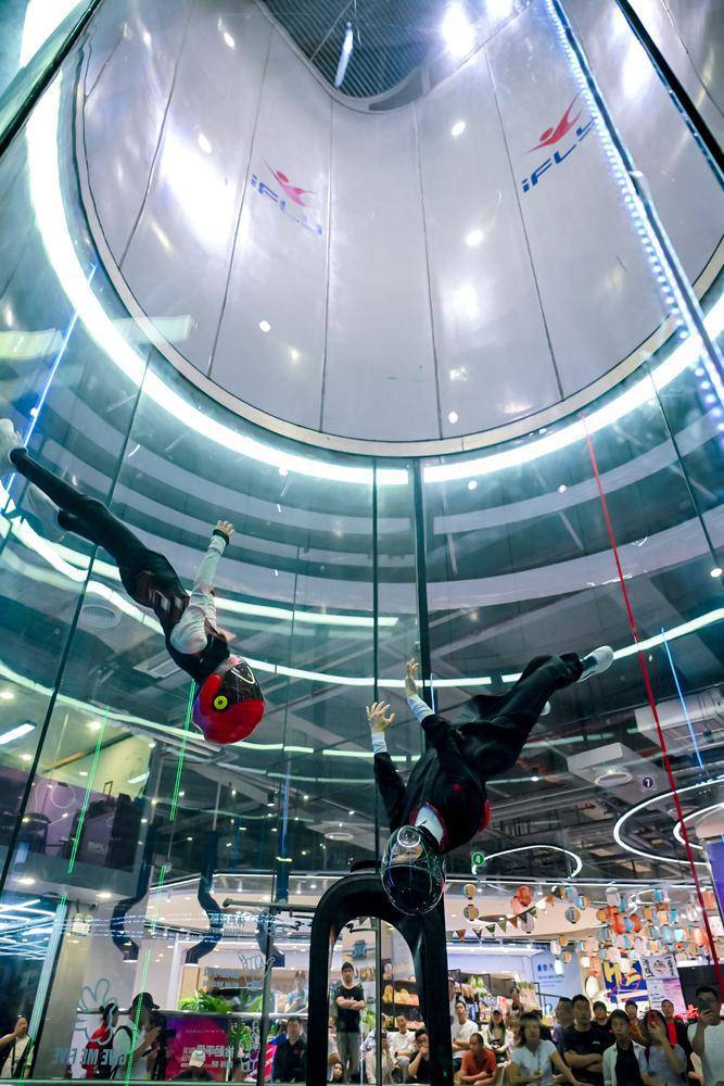 视频全国室内跳伞冠军赛汇聚业界顶流小众赛事如何在深圳龙华出圈