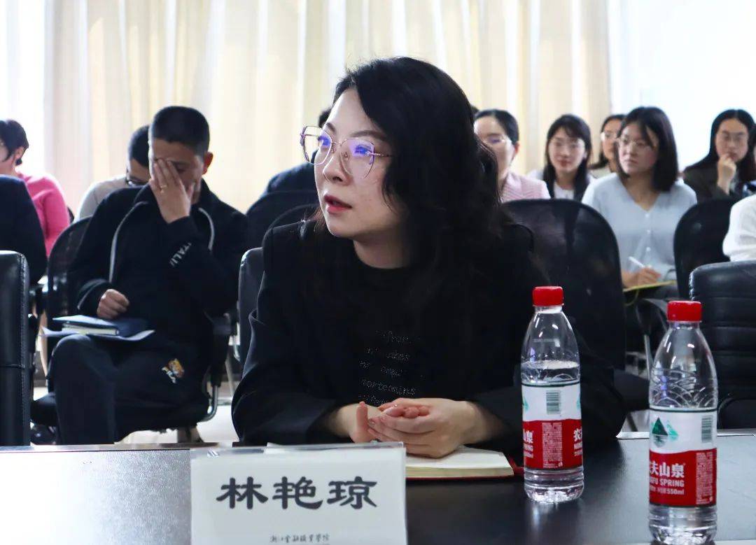 我院召开二级学院安全稳定工作体系建设研讨会