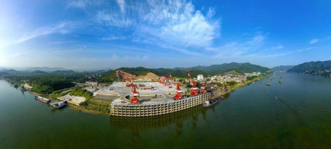 推动《云浮港总体规划(2035年)》报批工作和制定印发《云浮市内河绿色