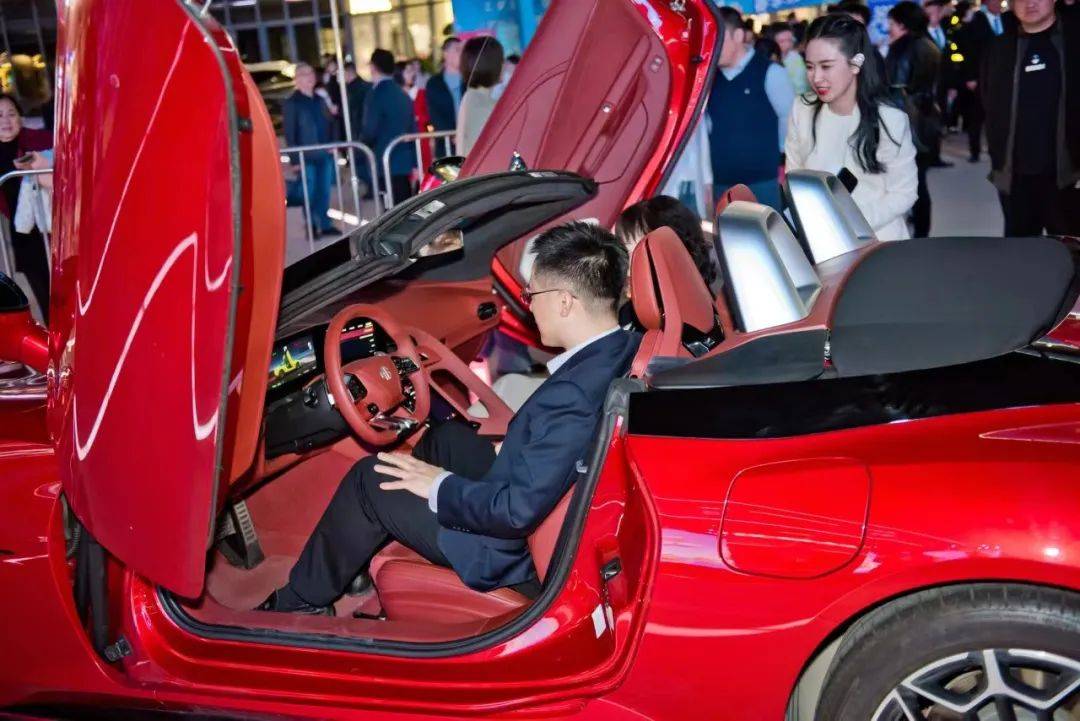 助力江北新区春季"焕新"消费节|南汽开展mg品牌直播