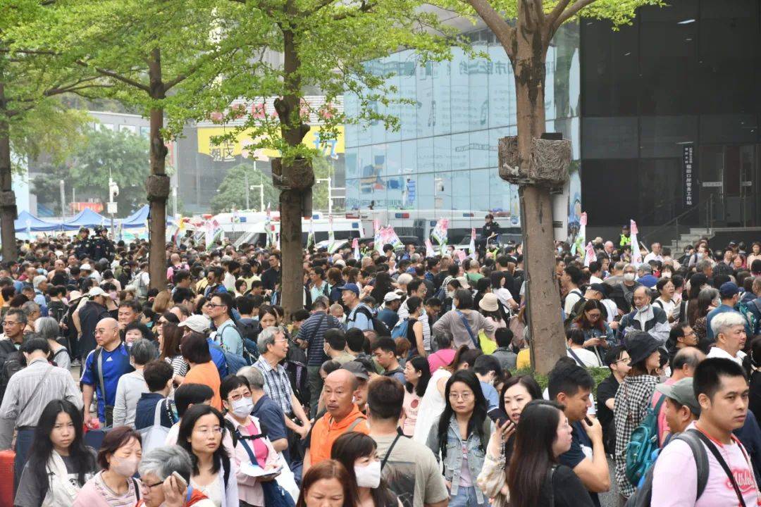 提醒深圳湾口岸明日将迎出入境双向高峰