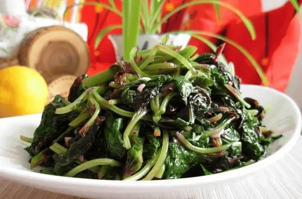 水,通淋,消肿榆树钱(榆钱)功效:治小便不通,淋浊,水肿,痈疽发背,丹毒