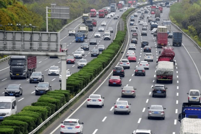 4月3日15:004月3日15:00,目前,江苏省高速公路总体运行平稳,通行秩序