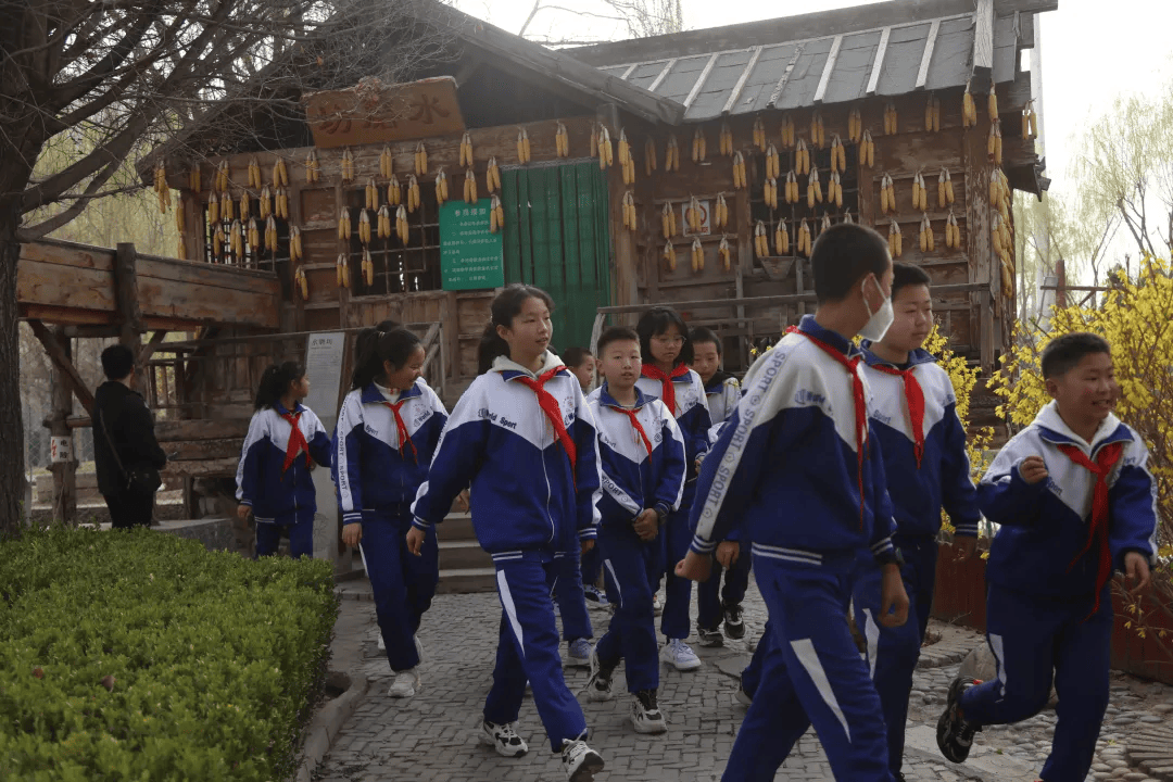 妈妈你看这里是兰州大学