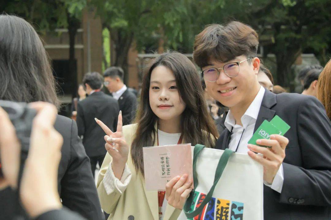 马英九率台湾青年访问中山大学共叙中山情同话青年谊