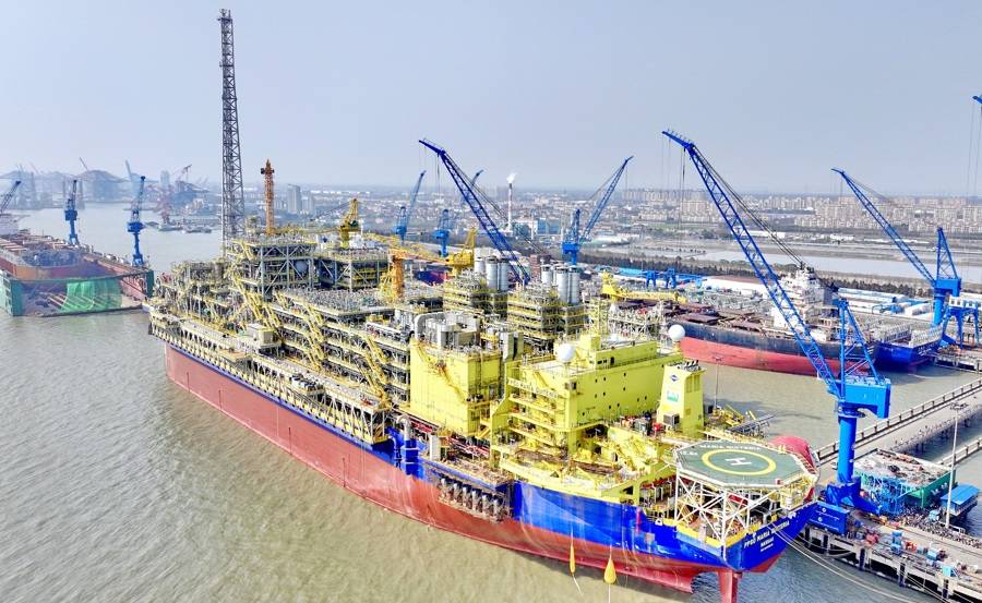 海上升起移动火炬塔上海中远海运重工在长兴岛完成一海上石油工厂改装