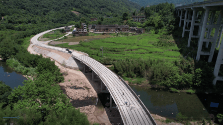 莆田交警成效系列之十三仙游十大提升工程引领道路交通安全工作