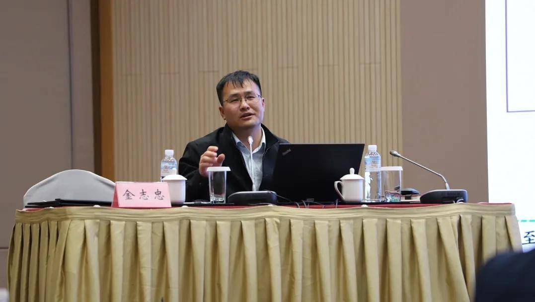 邹凌云(英语),云南师大附属中学许瑜(物理),任红雷(化学),许明娟