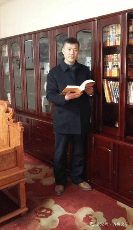 江苏作家蔷薇花开祭英烈张华