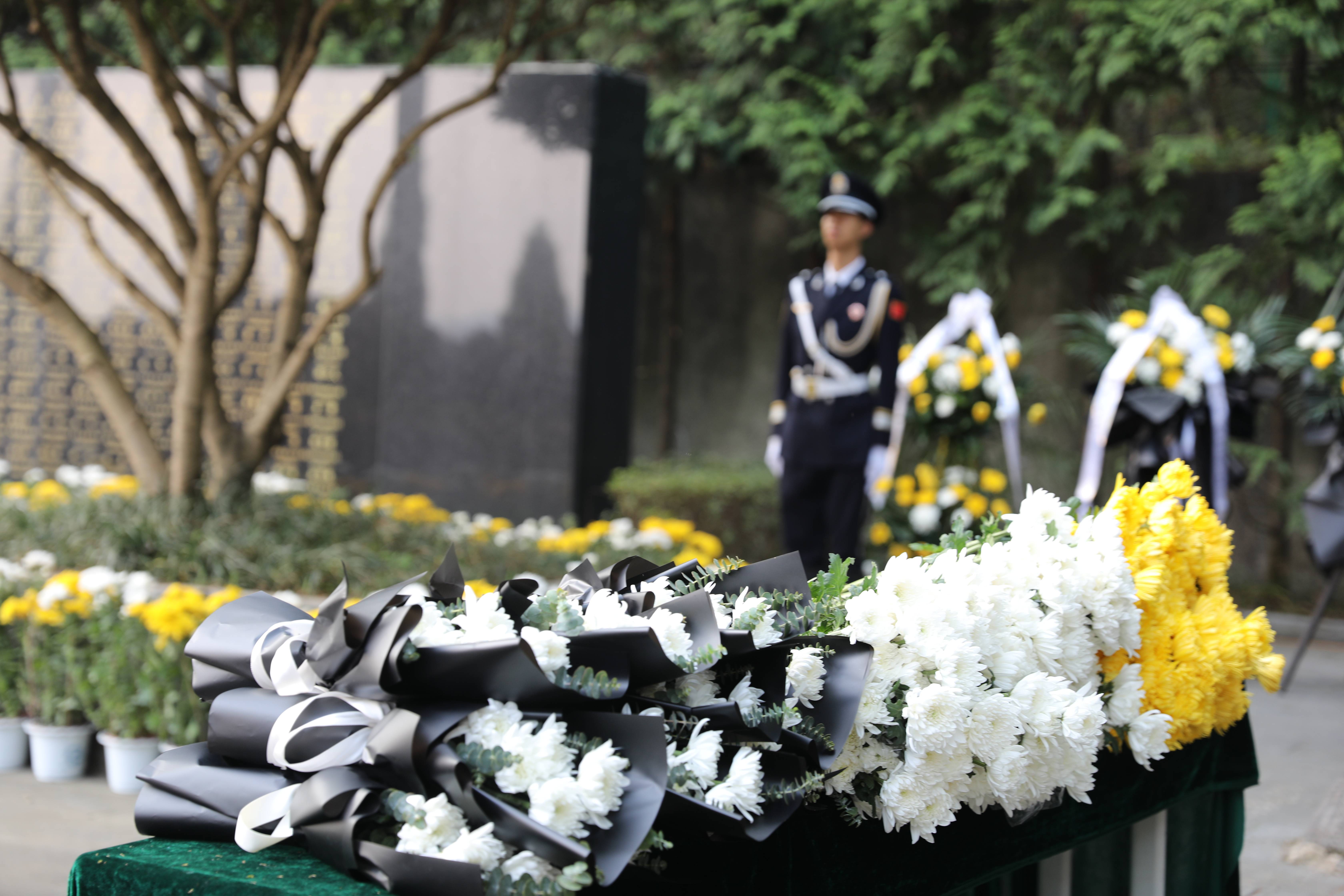省公安厅举行2024年清明缅怀公安英烈仪式