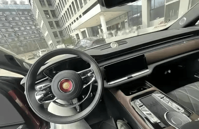 红旗"l3"伪装车亮相街头,预计下半年正式上市_搜狐汽车_搜狐网