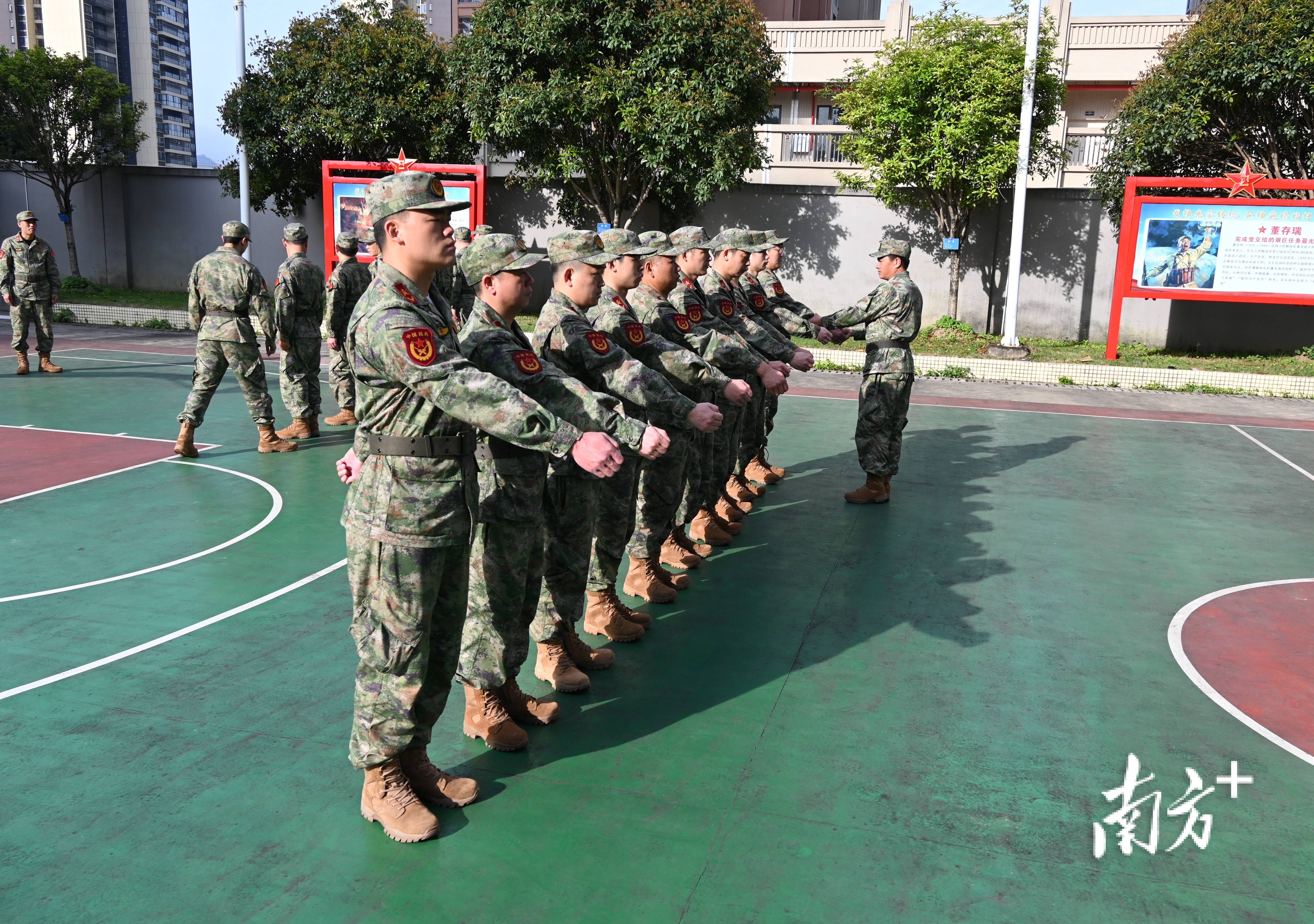 练好基本功!连州组织预编基干民兵入队训练