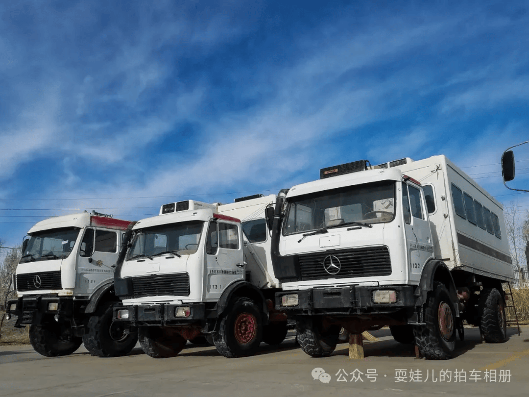 20座越野巴士 新疆实拍原装奔驰ng1222四驱底盘改装的沙漠客车_搜狐