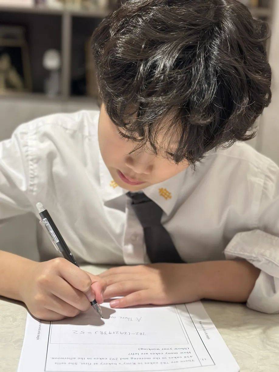 未来学部人物志何靖晞何靖宇勤学乐思灿若星辰