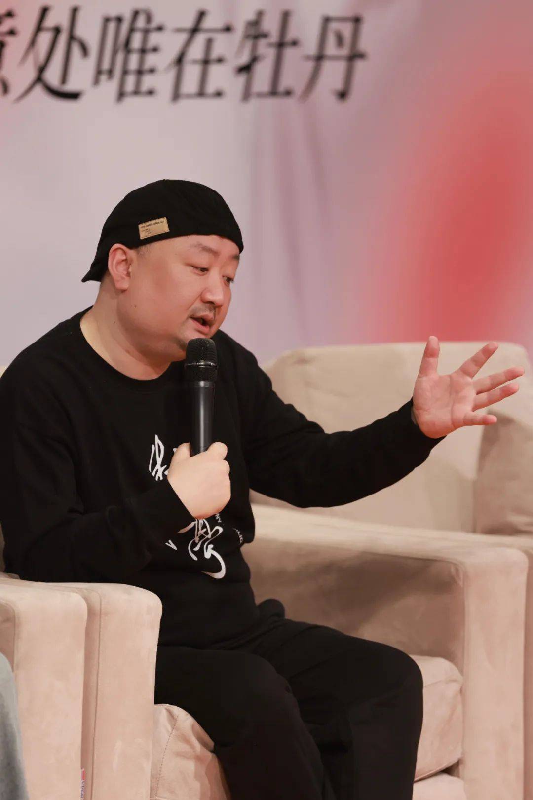 会在深圳保利剧院如期举行,副导演倪广金及主演罗晨雪,胡维露,孙敬华