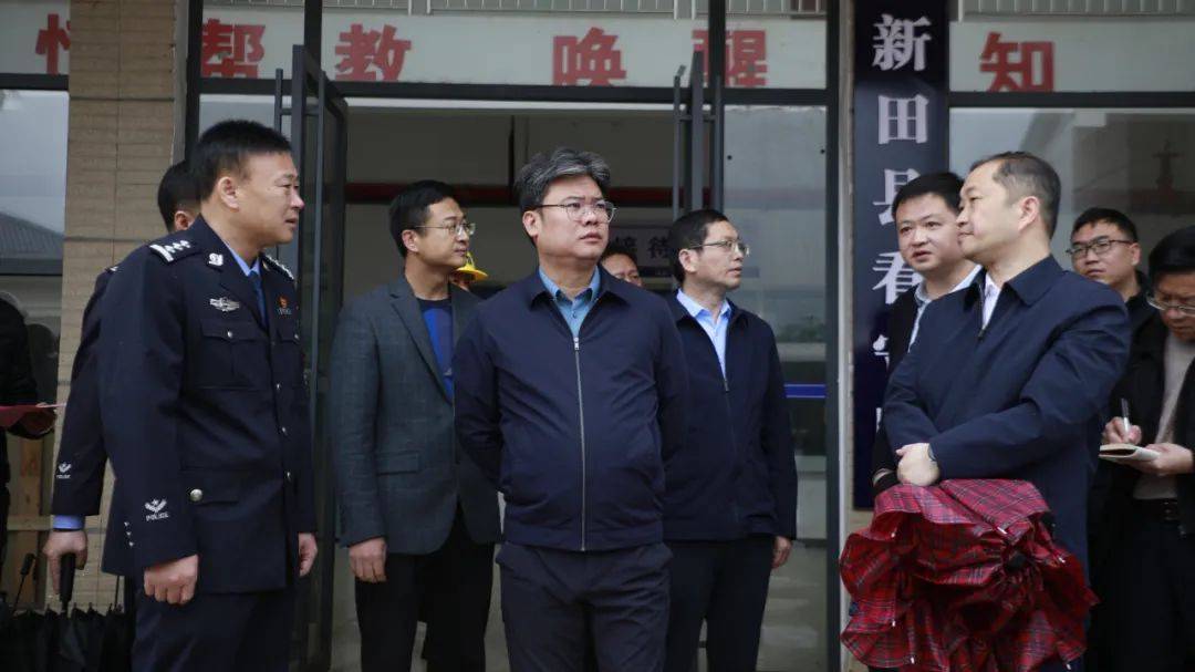 陈雄调研公安工作