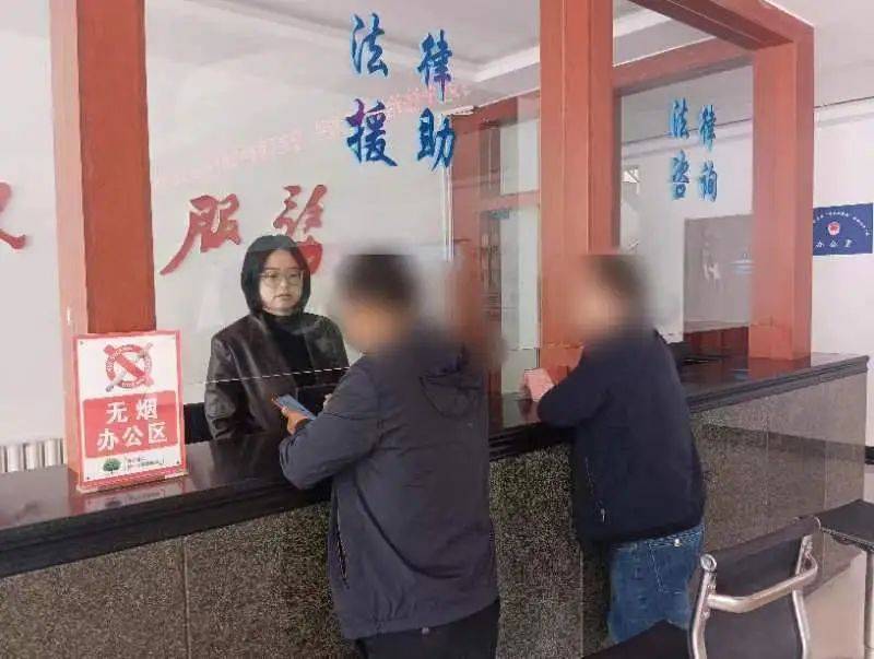 05律师事务所所工作4月7日,甘肃阶州(成县)律师事务所召开集中学习