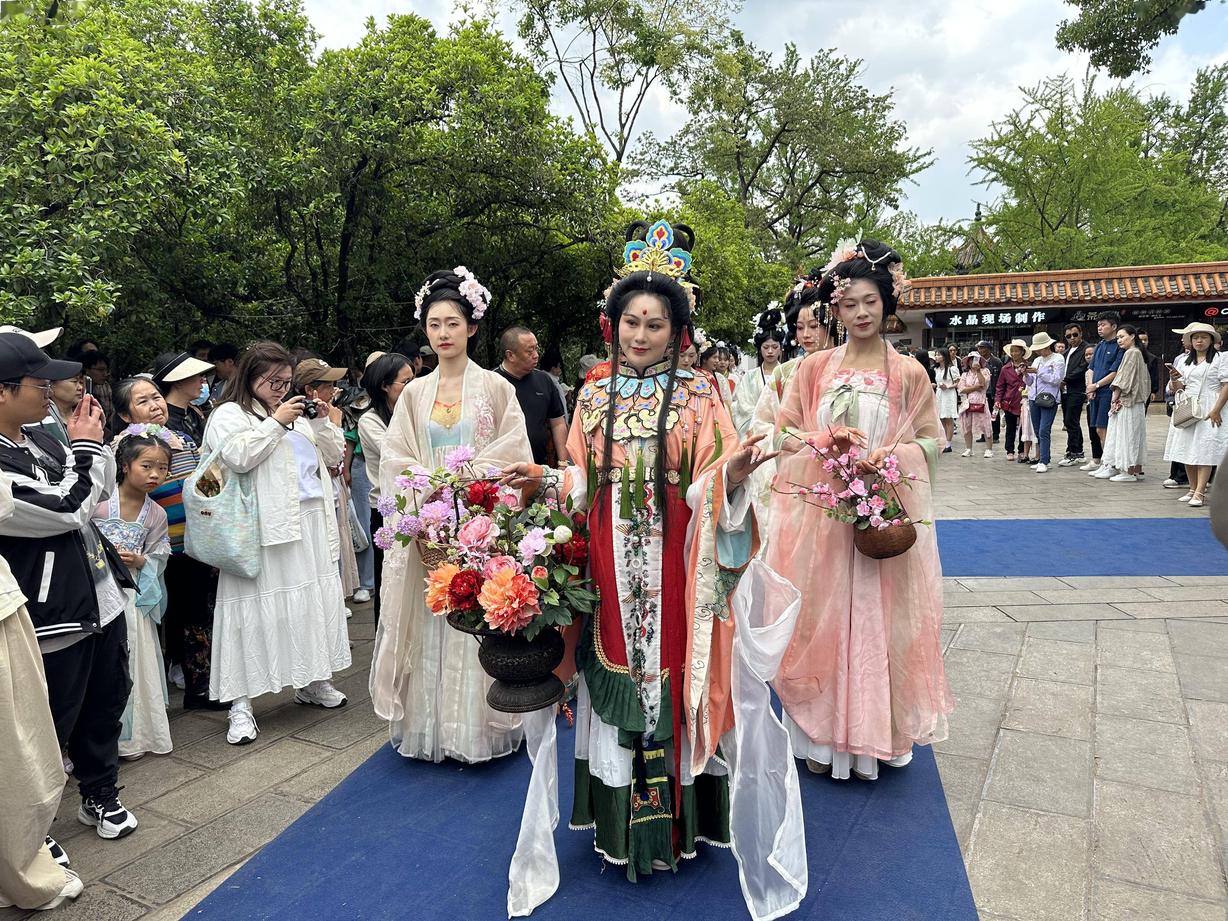 花朝节挂花祈福图片