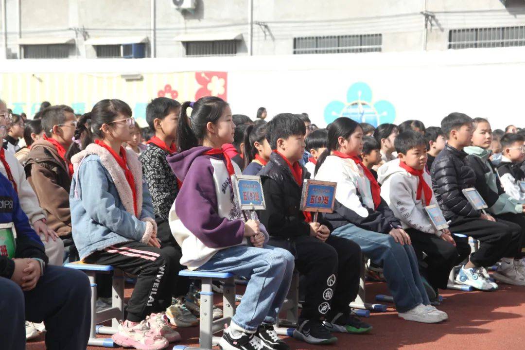 武陟县育才学校开展法治进校园活动