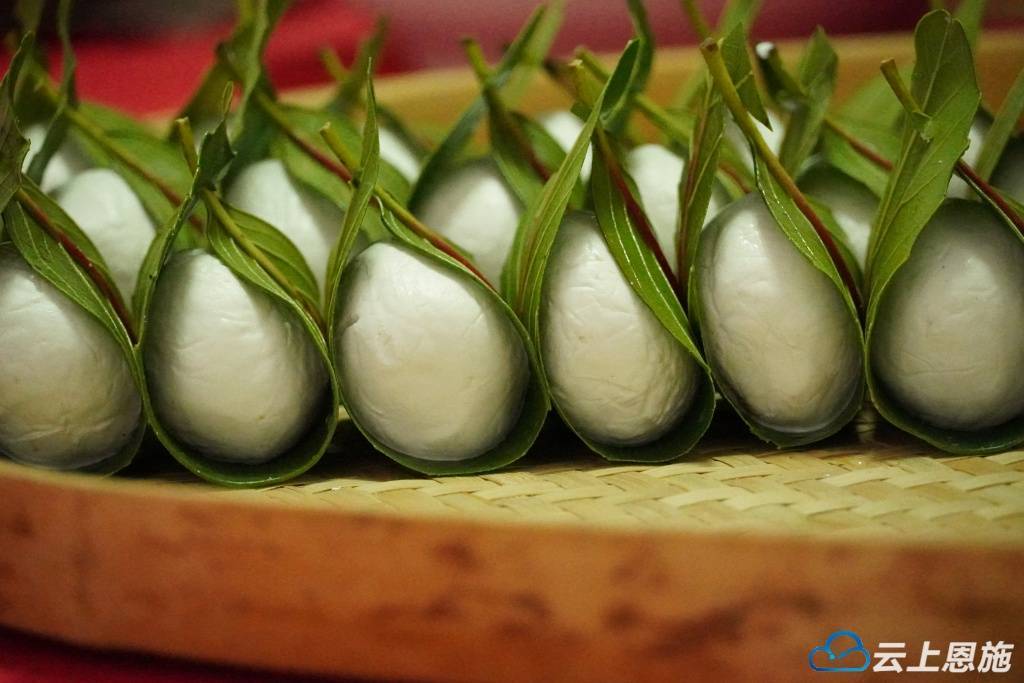 鹤峰叶儿粑粑爱与传承的交织