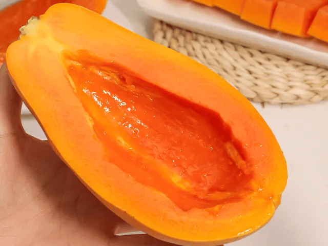 今天,一条生活馆要给大家推荐这款广东树熟木瓜,纯甜冰糖心.