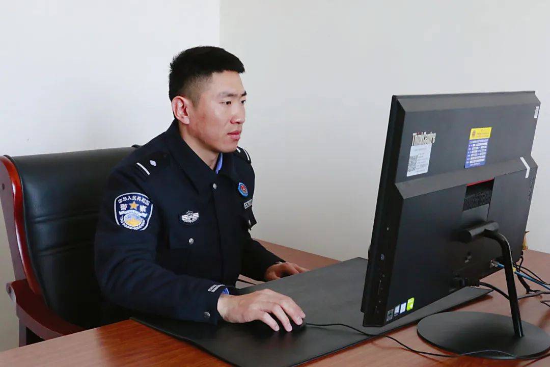 社区好民警是位警犬训导员还是95后