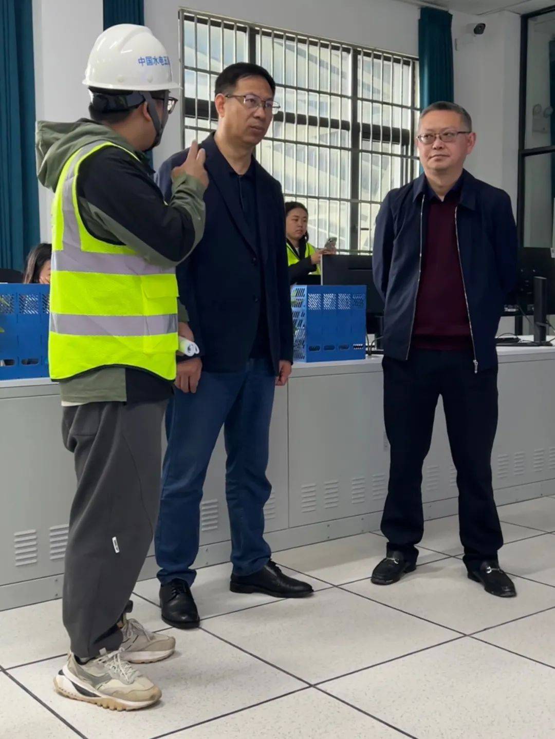 区应急局检查危化企业_生产_重庆_工作