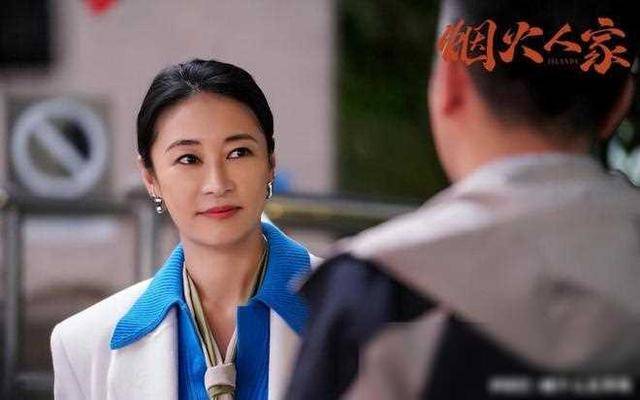 然而,在这看似完美的婚姻背后,却隐藏着不少秘密.