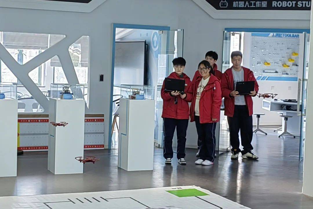 上海市金山中学第十六届科技节活动掠影
