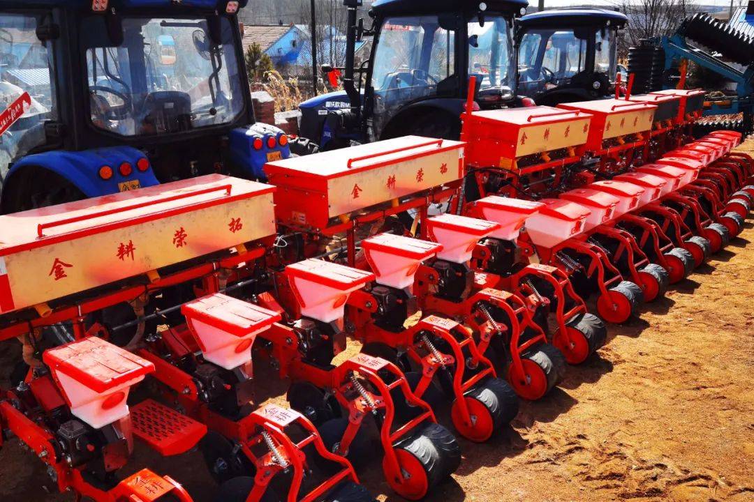 阿荣旗：“代耕代种”模式让农业生产“更轻松”_种植_土地_规模化