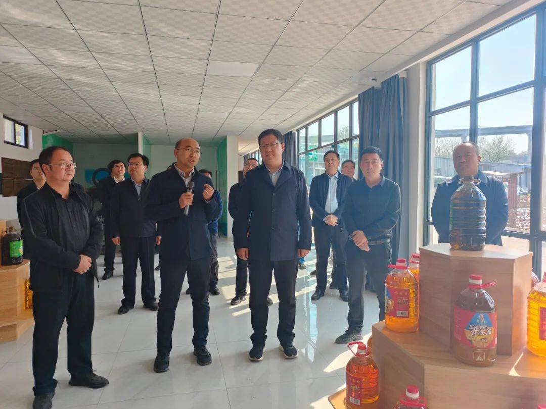 嵩县:观摩晾晒展成绩 比学赶超提干劲