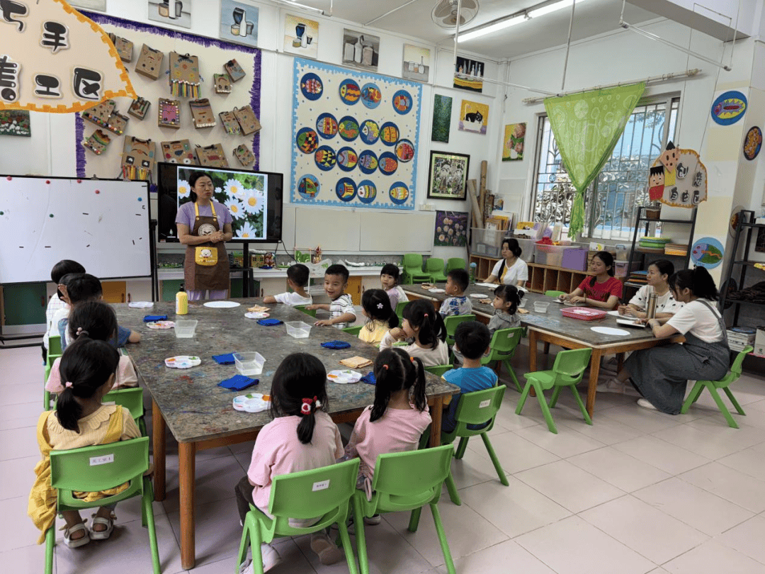 雅正幼活动趣玩水粉趣享成长北滘镇雅正幼儿园中班美术教研活动