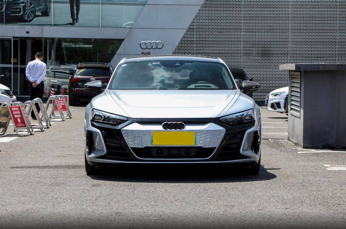 3秒,续航495km,实拍奥迪rs e-tron gt_搜狐汽车_搜狐网