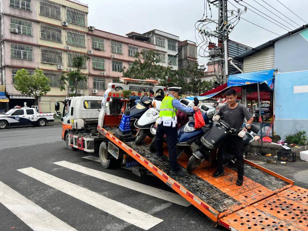 摩电整治揭阳这里设卡检查行拘10人查扣摩托62辆
