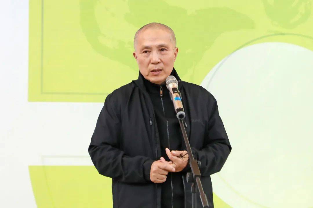 的弘扬,民族艺术的复兴不懈奋斗,这是今天所讲"悲鸿精神"的集中体现