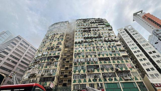 香港佐敦道一大厦发生火灾 已致2人死亡