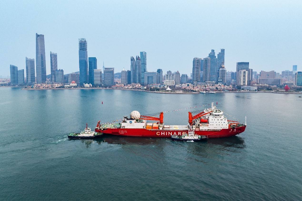 (王绍绍)据自然资源部消息,4月10日6时26分,"雪龙"号极地考察破冰船