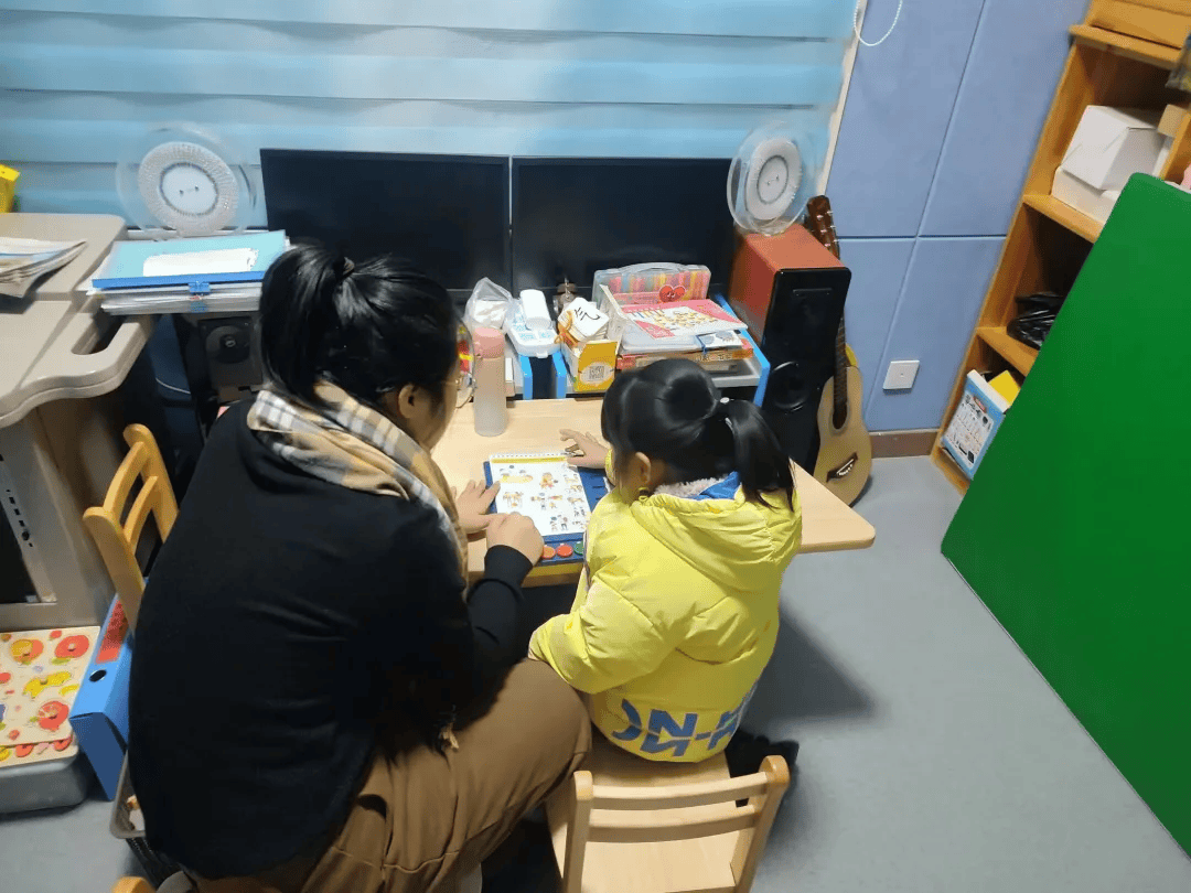 儿童康复心手相牵温暖童行包头市残疾人康复中心教学案例分享