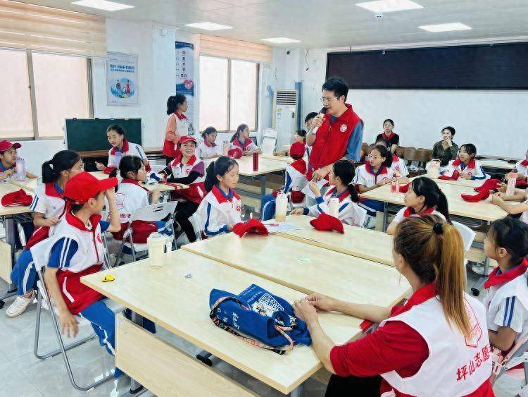 平台的一大重点,是充分发挥"校"的力量,即让青少年们接触了解志愿服务