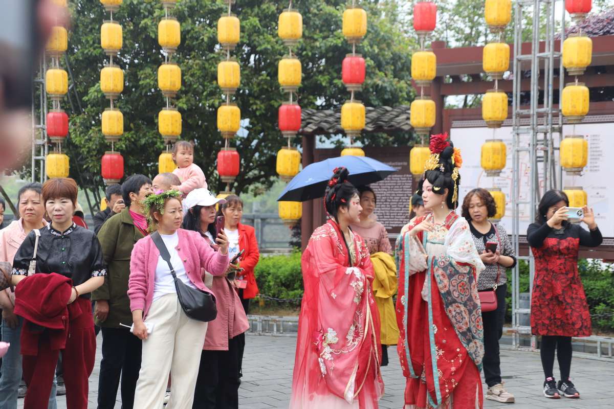 万人同庆“三月三”，洪江市黔阳古城开启延续千年的民俗浪漫盛会