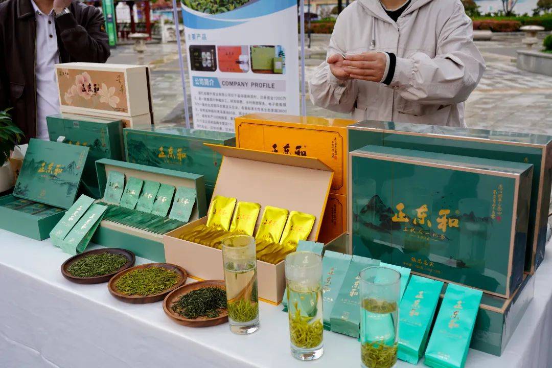 40名镇巴高手切磋铁砂掌